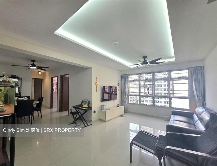 Blk 876A Tampines Avenue 8 (Tampines), HDB Executive #631386951